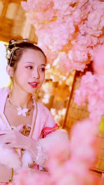 七秀cos！软萌妹儿和女装大佬上线预告！免费观看