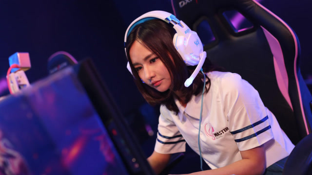 曾经的LOL一姐，如今成了三线主播，从三个因素看出原因免费观看