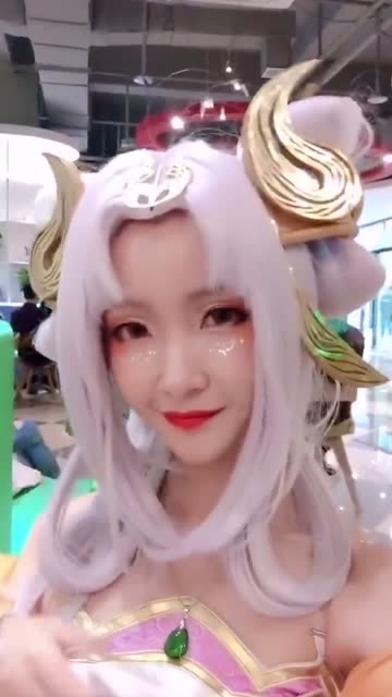 见过cosplay，这么像的还是第一次免费观看