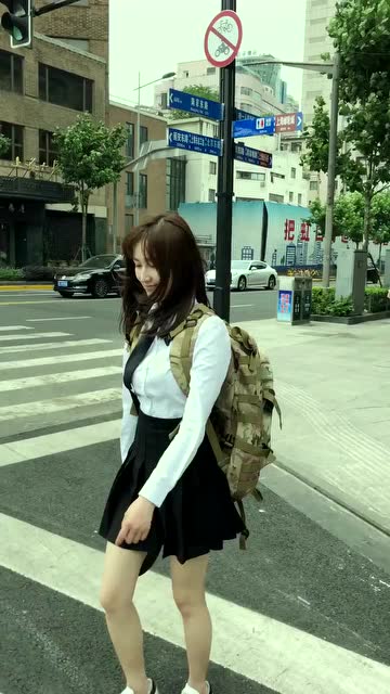 小姐姐，等等我，你这样走是会被堵桥的！免费观看