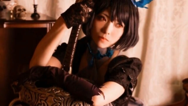 来自死亡爱丽丝的为美cos：这样的小姐姐真的可以娶回家免费观看