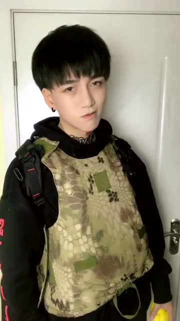 万年落地成盒的我，圆了我的吃鸡梦，就在此刻！这是个吃鸡圆梦挑战！免费观看