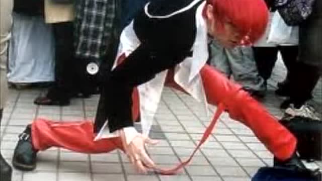 拳皇最全COSPLAY：前方高能，看到白衣草薙京把隔夜饭都吐了免费观看