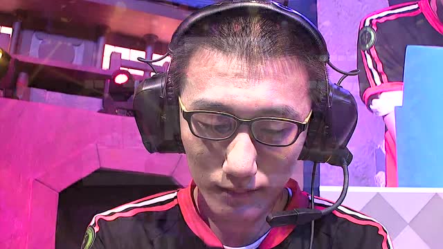 CRL2018春 W7 WE.YZZY VS LGD.Sweeheep免费观看