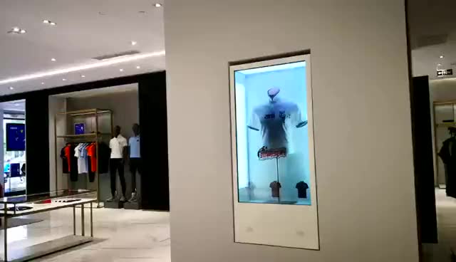 伯俊&劲霸男装 智慧门店新场景：透明互动展示柜