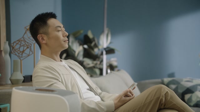 智族GQ x PHILIPS 《關不上的窗戶》