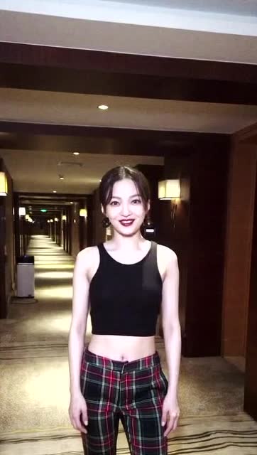 首發 | 張韶涵扎兩隻小辮少女感十足 邀粉絲一起走進寓言世界