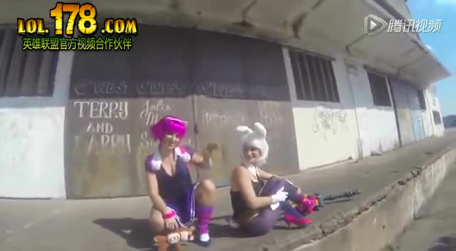 cosplay——金克丝安妮及锐雯的欢乐时光免费观看