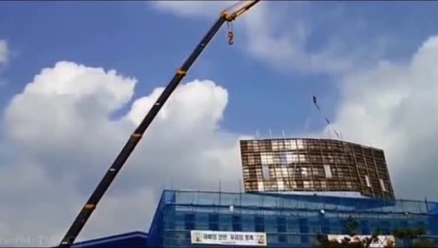 世界十大吊車事故，保險公司經理看完直接嚇跑了！ (729播放)
