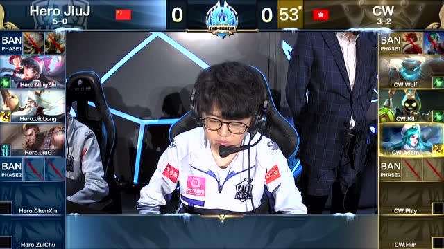 冬冠杯小组赛第三比赛日 Hero vs CW免费观看