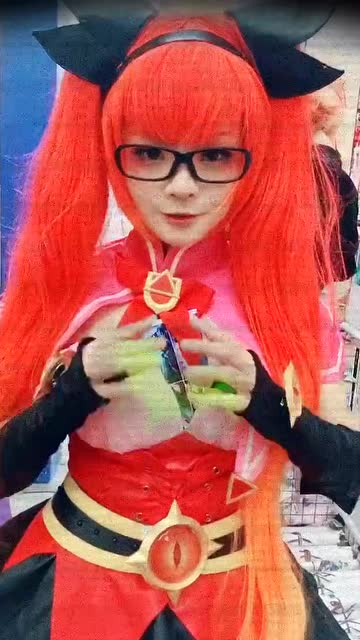 王者荣耀：安琪拉cosplay很听话免费观看