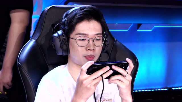 世冠备战巡礼——回归初心守护荣耀的Hero久竞免费观看