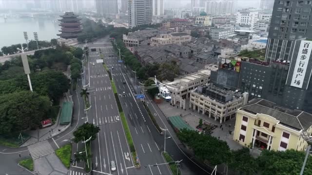 警用直升機喊話提醒市民戴口罩
