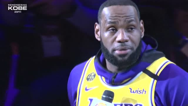詹姆斯代表湖人致辭 致敬科比布萊恩特的一生演講中幾度哽咽