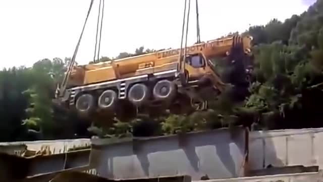 吊車事故合集，希望所有的吊車司機都注意安全 (219播放)