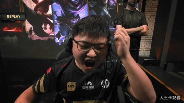 RNG对龙珠，这波打完，KZ没得翻了，小狗的卡莎估计再也不会被放出来免费观看