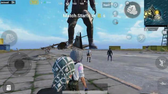 刺激战场：这外挂神仙太张狂了，出生岛就开巨型挂，看到也打不死！免费观看