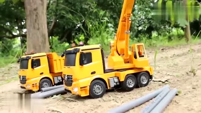 兒童益智早教，運送管子的卡車出事故了吊車來救援 (153播放)