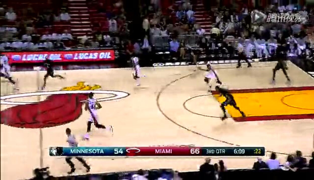 维金斯NBA生涯首扣 韦德惨成背景