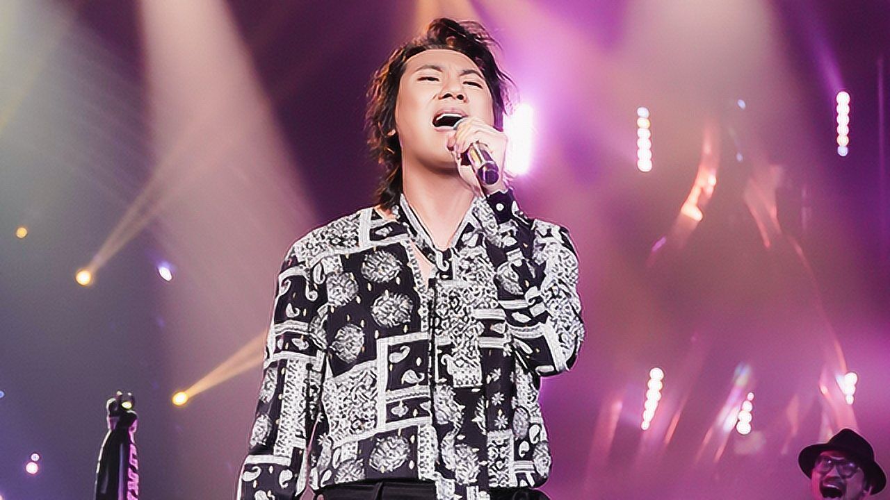 旅行团乐队最热闹的一首歌，开口第一音就嗨了，抖腿停不下来