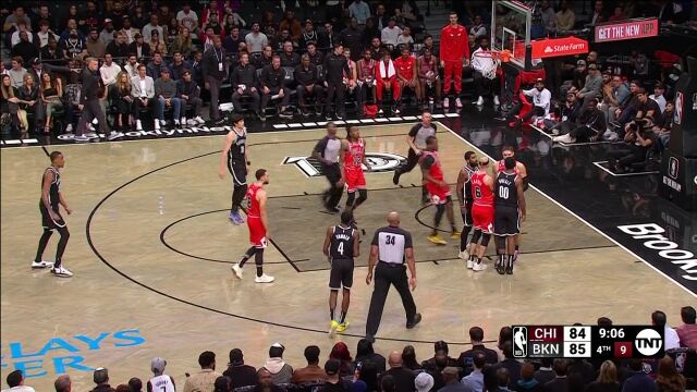 NBA常规赛：公牛vs篮网第4节中文解说回放