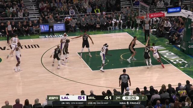 NBA常规赛：湖人vs雄鹿第2节英文原声回放