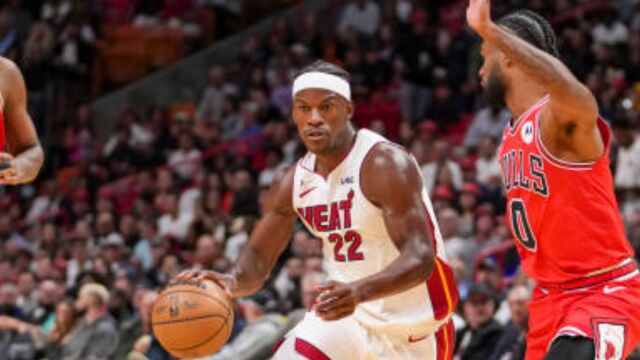 巴特勒vs公牛集锦 24+8信马由缰双手暴扣