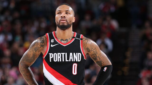 利拉德vs老鹰集锦 延续火热状态 砍下全场最高42分