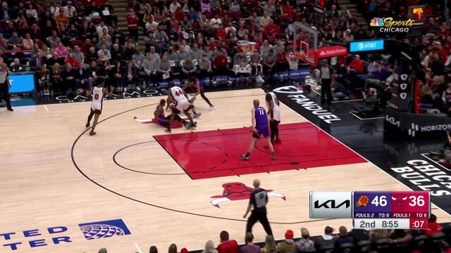 杜兰特倒地抢球 贝兹利不负众望挂筐暴扣