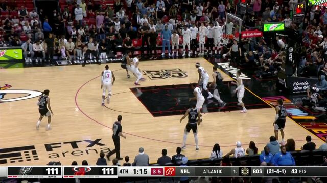 有点德罗赞的感觉！瓦塞尔急停中距离收割比赛