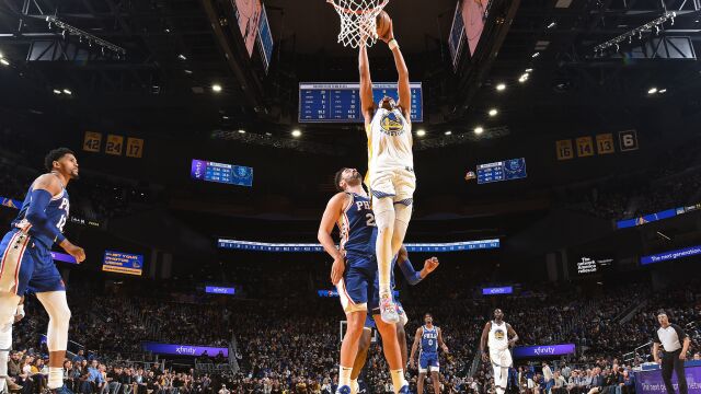 一波操作猛如虎！普尔急停三分+凌空暴扣 场边大帝坐不住了