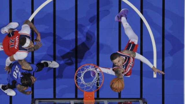 库兹马vs魔术集锦 独中四记三分砍下23分