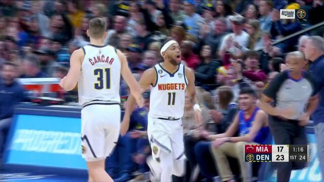 坎卡尔避重就轻送出助攻 布朗底角三分出手稳稳命中