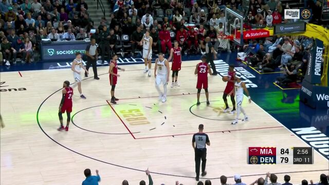 背打转身冲击防线 约基奇无视防守打板攻筐