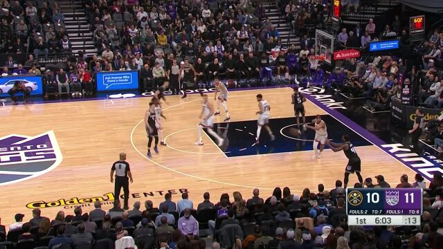 柔和手感击穿防线 巴恩斯漂移中投打成2+1