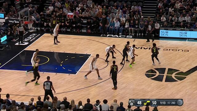 欧文撤步中投稳稳命中 塞克斯顿杀入篮下折叠暴扣