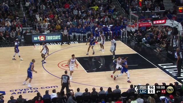 根本防不住 泡椒后撤步投篮稳稳命中