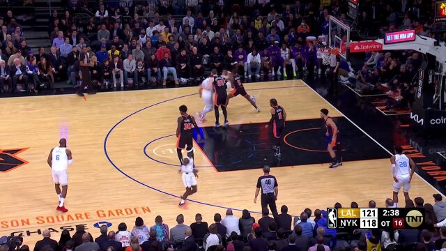 威少妙传连线 浓眉不负众望双手灌筐