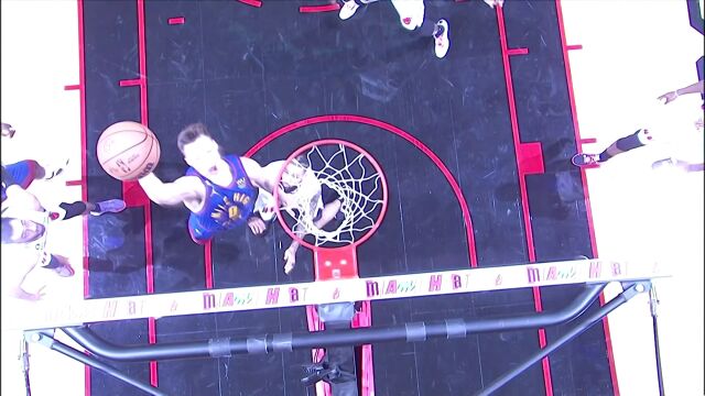 波特眼神掩护完成抢断 布劳恩神兵天降补篮命中