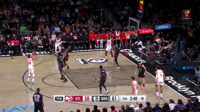 杨撤步中投稳稳命中 杜兰特突破上篮完成回应