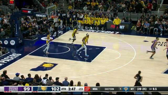 残暴至极！莱尔斯点飞防守杀入禁区抡臂隔扣特纳