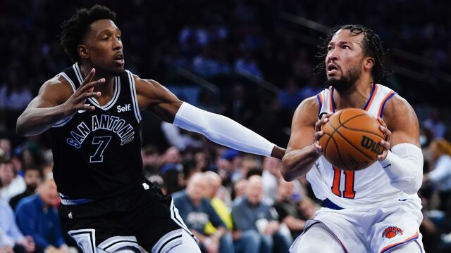 马刺114-117尼克斯 布伦森狂揽38分复仇马刺