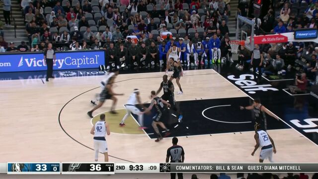 气势如虹势不可挡 伍德连砍5分助球队稳住局势