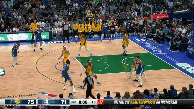 连续开火无解输出 布洛克命中两记三分助球队反超比分