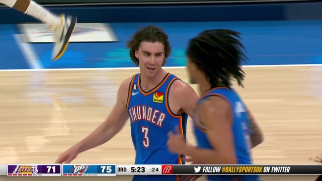 约什吉迪突破妙传信手拈来 威廉姆斯平步青云送上单臂劈扣