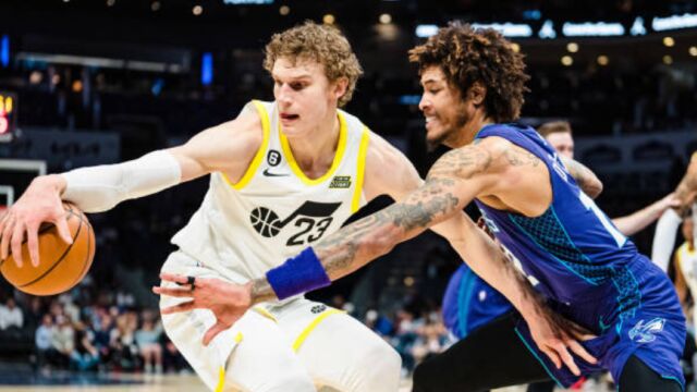 爵士119-111黄蜂 霍顿塔克狂砍37分第四节掌控比赛