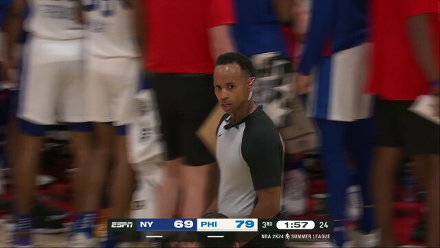 NBA夏季联赛：尼克斯vs费城 第3节英文解说回放