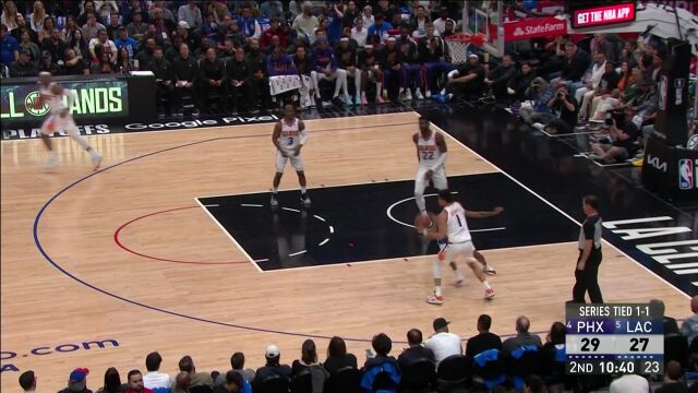 火热手感换都换不下！布克无解跳投连取5分露出笑容