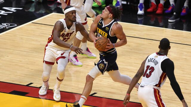 包揽球队进攻火力！戈登手感爆发前6投全中单节砍下15分