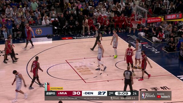 王猛：这是比赛没有外线的导弹 开始拼刺刀了